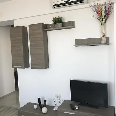Habitat By The Sea Apartment